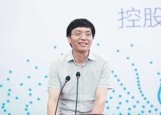 清华大学工会主席王岩